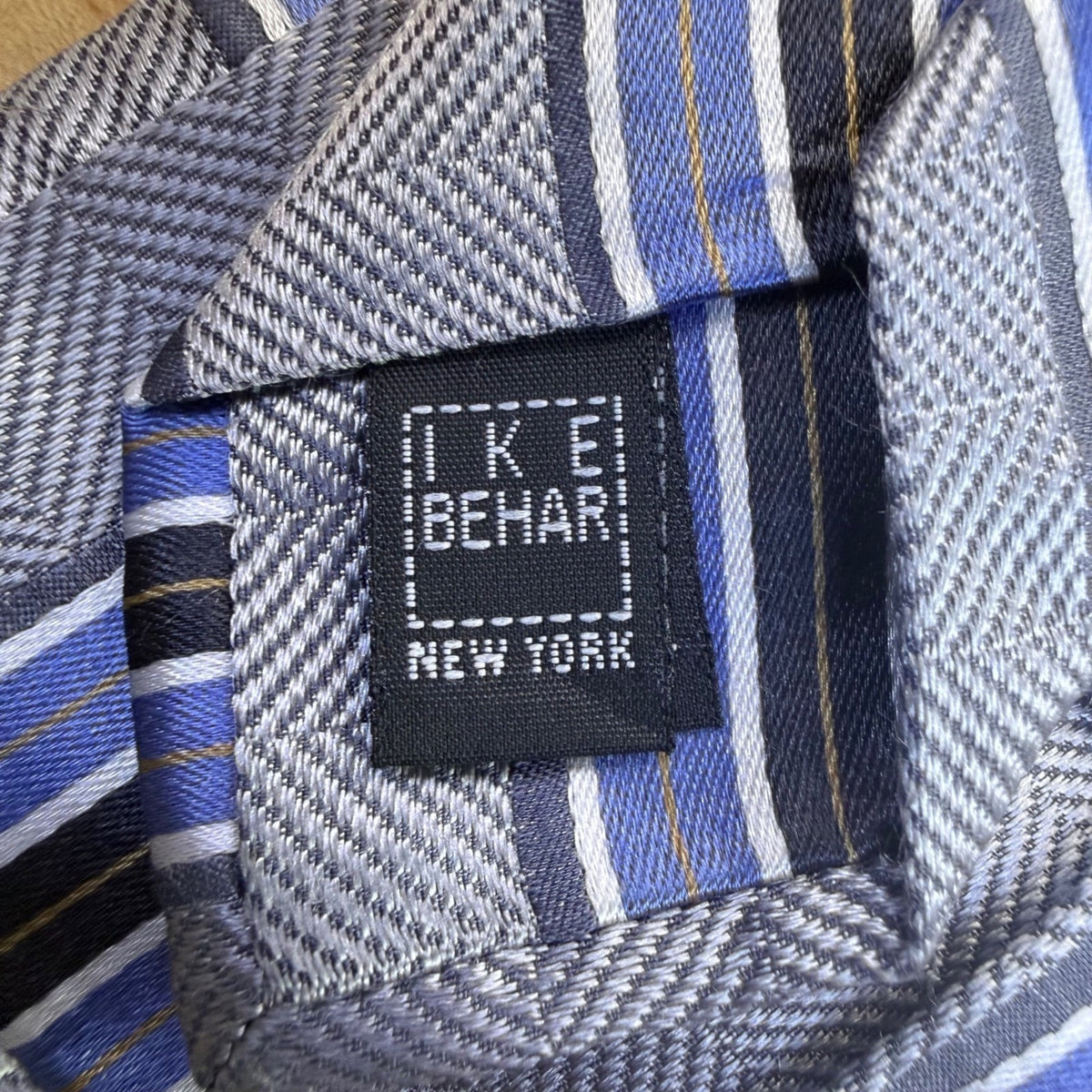 Ike Behar Mens Blue & Gray Striped Pattern Tie 57 Inches Long Classic Design