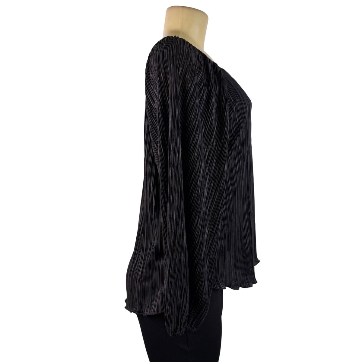 Chicos Womens Black Pleated Long Sleeve Blouse Relaxed Fi tSize 2 US L