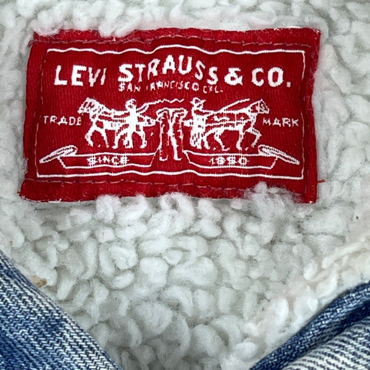 Levis Kids Sherpa Lined Denim Jacket Blue Faded Look Cozy & Stylish Outerwear