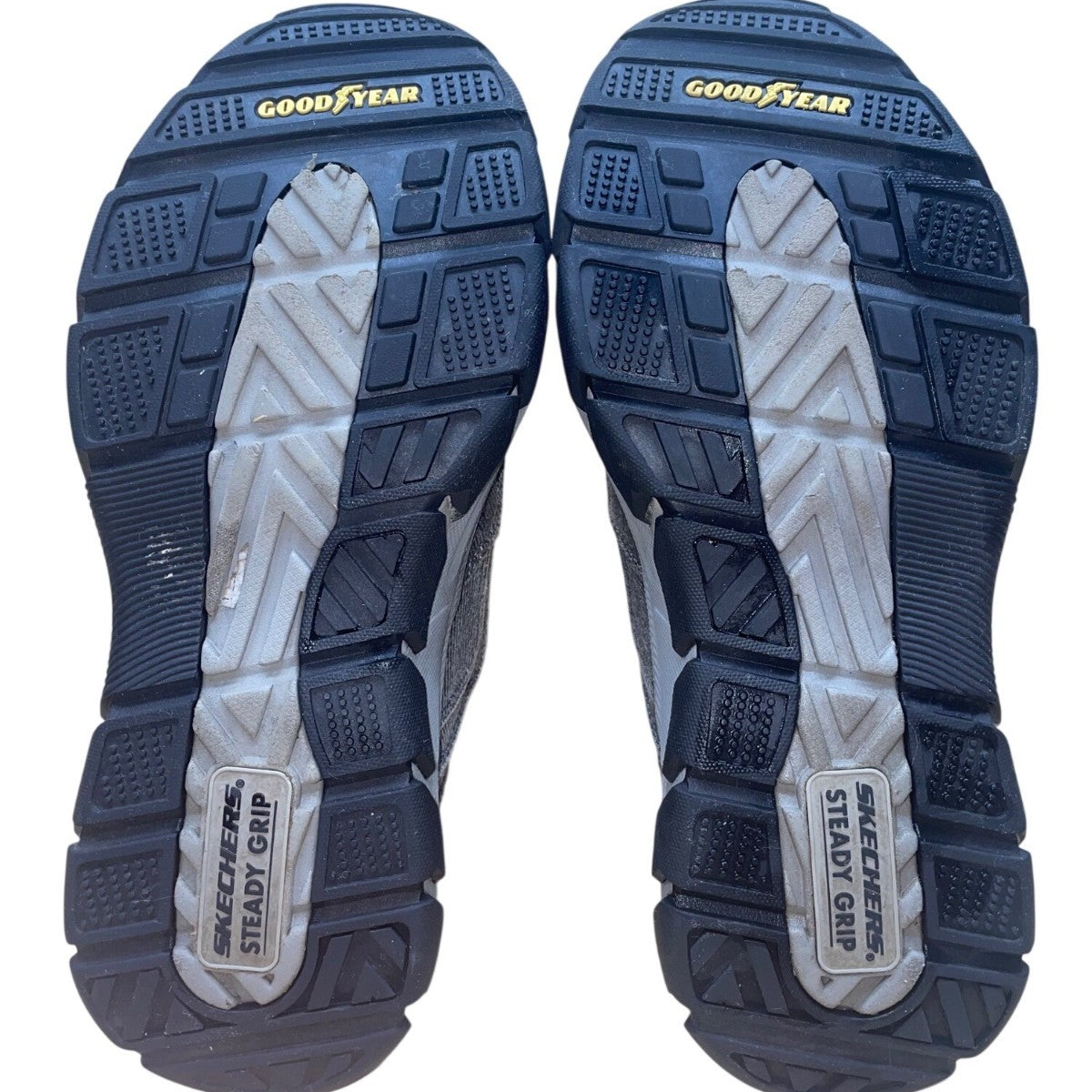 Skechers Men’s Charcoal Slip-Ons Arch Fit Air-Cooled Holmgren Shoes Size 9.5