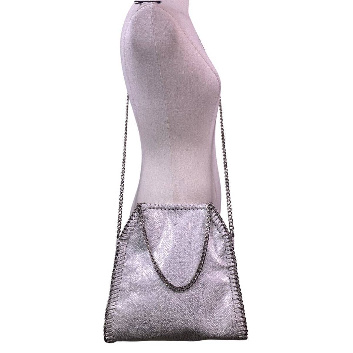 Inzi Women’s Silver & White Faux Leather Snake Pattern Chain Strap Crossbody Bag