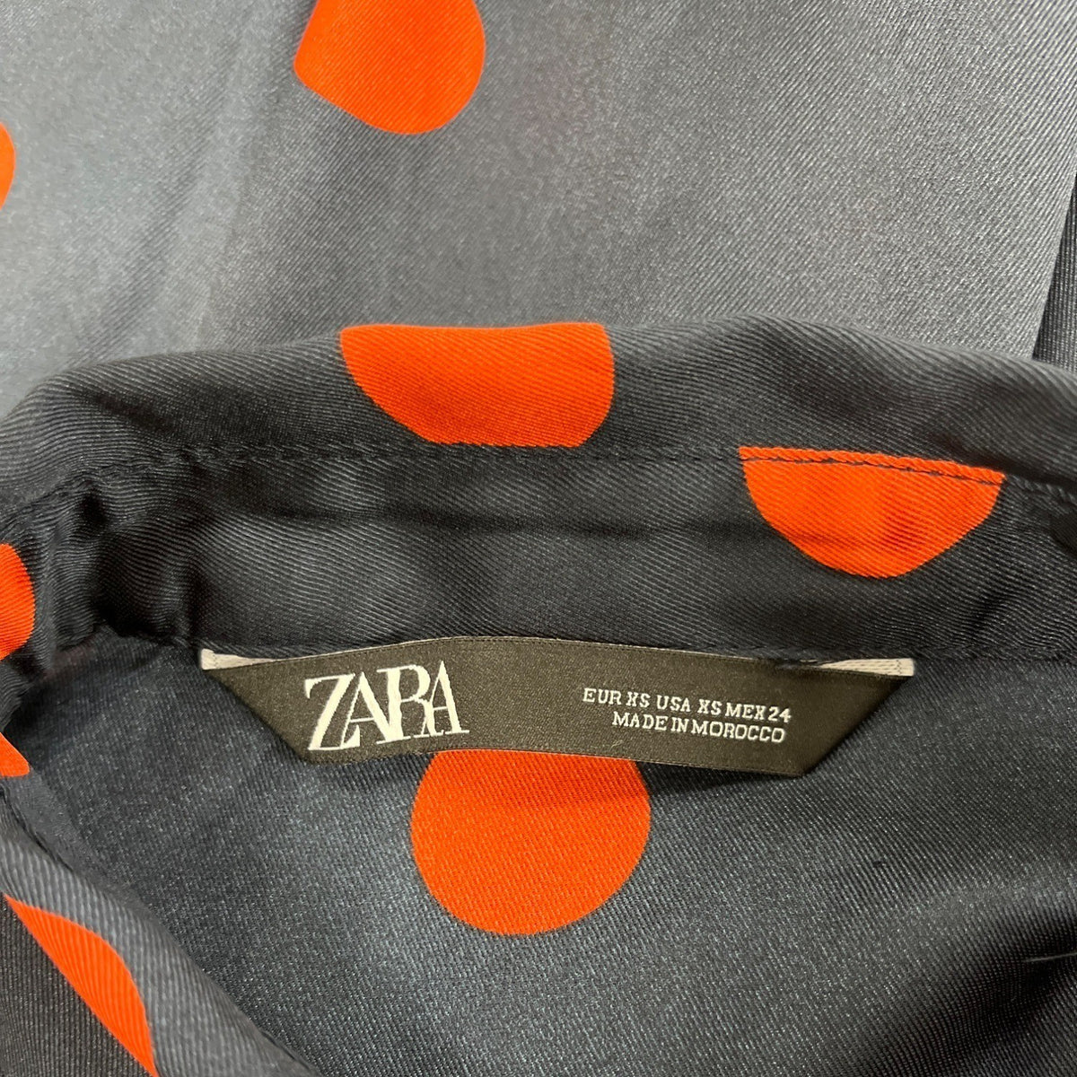 Zara Black & Red Polka Dot Long Sleeve Satin Button-Up Shirt Size M