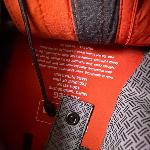 L.L. Bean Mens Orange Hooded Rain Jacket Fully Zippered Waterproof Design Sz XL