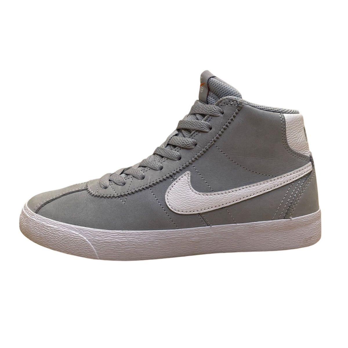 Nike SB Women’s Gray Leather High Top Lace-Up Skateboarding Sneakers Size 7