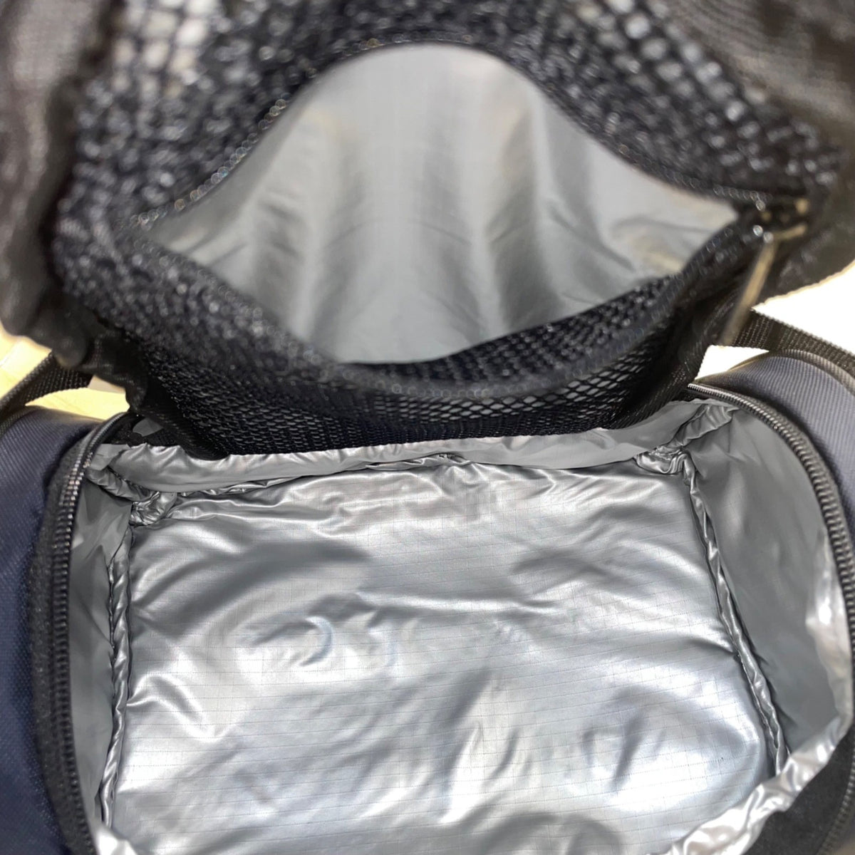 Eddie Bauer Navy & Black Lunch Bucket Bag Insulated Zipper Compartments One Size