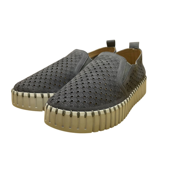 Ilse Jacobsen Women’s Blue Perforated Pattern Stitched Slip-On Shoes Size 39