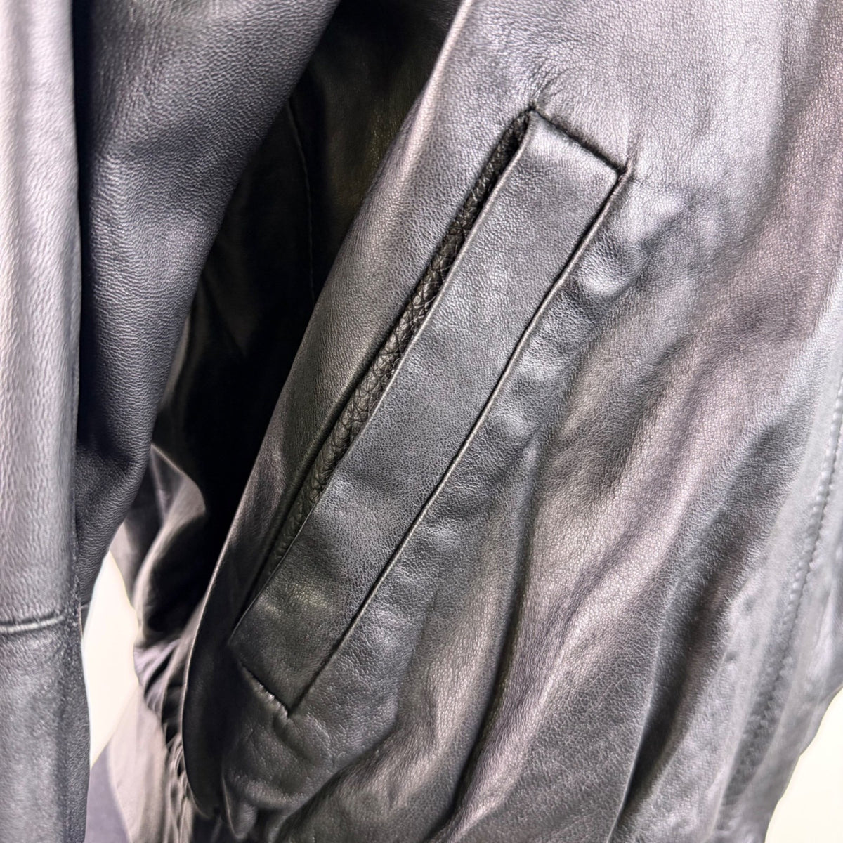 Theory Womens Black Leather Jacket Small Italy Epaulet Bomber Style Zip Closure