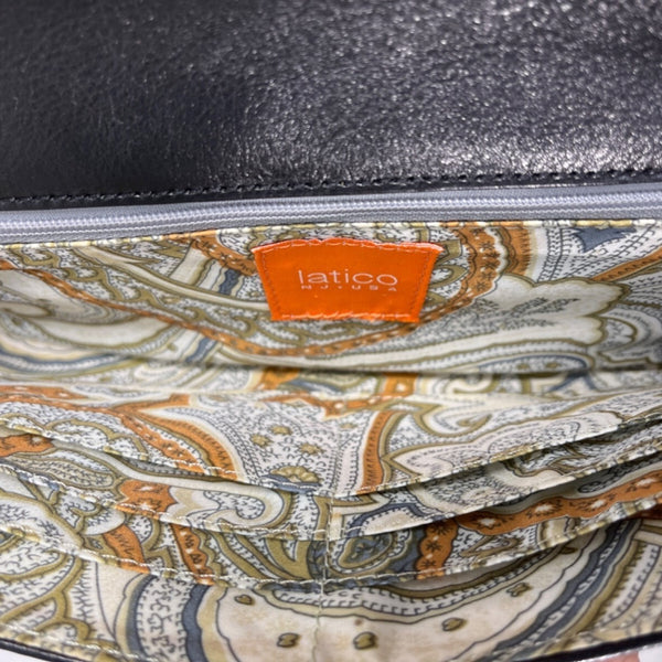 Lático Women's Black Leather Snap On Purse Sz S - EUC, inside zipper pocket