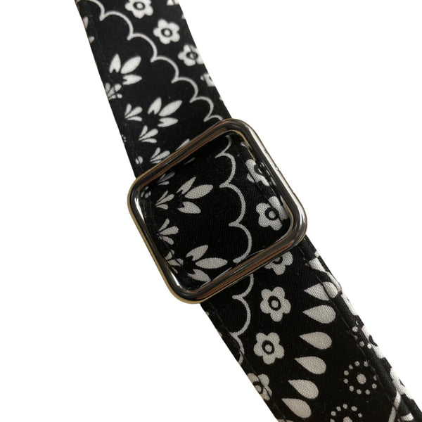 Vera Bradley Women’s Black Floral Mandala Pattern Adjustable Strap Crossbody Bag