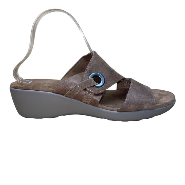 Easy Spirit Women’s Brown Cushioned Footbed Kaitrin Wedge Sandals Size 10M