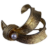 BSK Womens Gold Tone Faux Pearl Vintage Brooch Metal Retro Design Jewelry