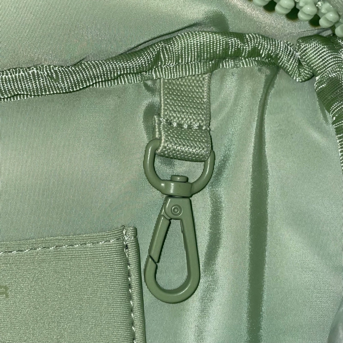 Dagne Dover Unisex Green Polyester Compact Adjustable Fanny Pack Bag