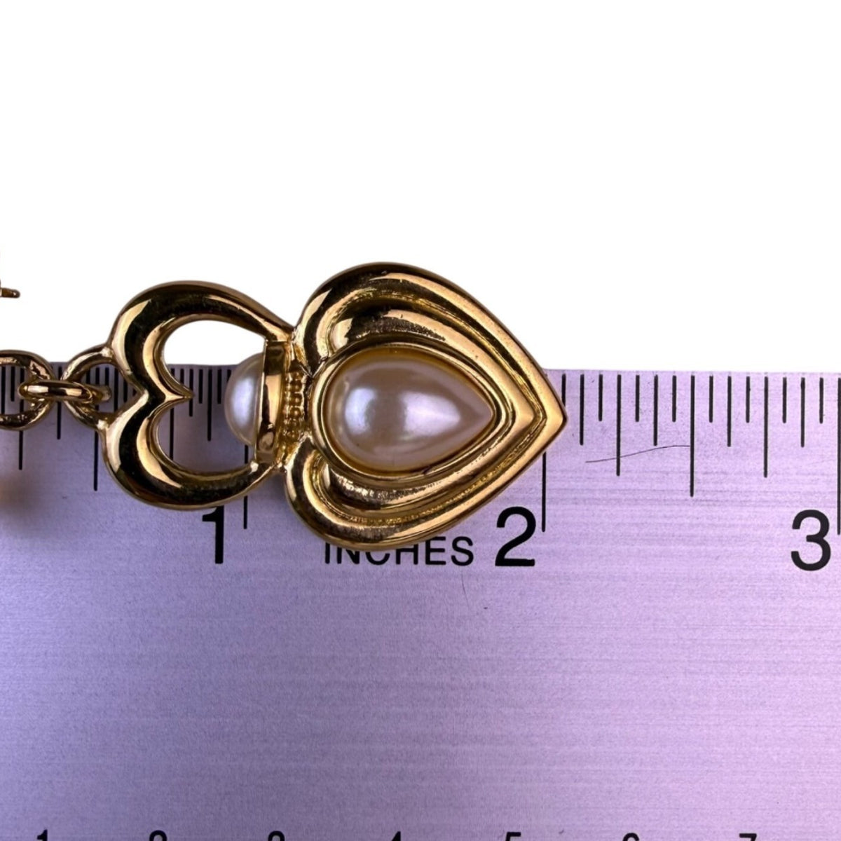 Jaclyn Smith Womens Gold Tone Brooch Dangle Heart Design Faux Pearl Accent