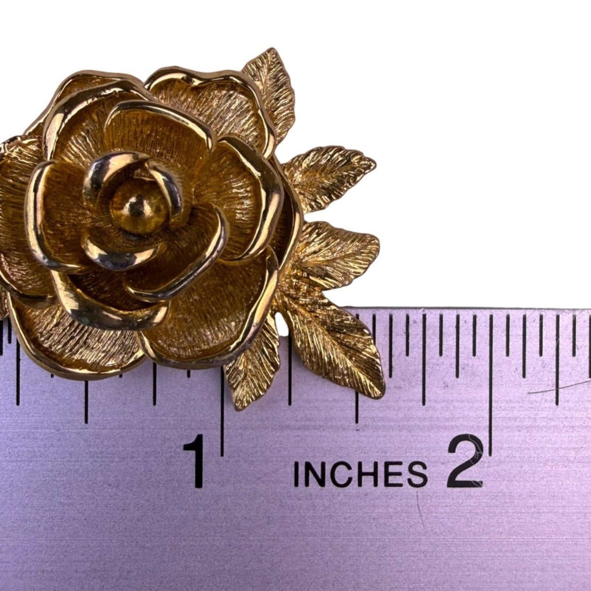 Sarah Coventry Womens Gold Tone Metal Rose Brooch Vintage Floral Accessory