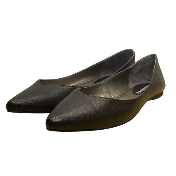 Audrey Brooke Women’s Black Leather Cici Taper Toe Flat Shoes Size 8M