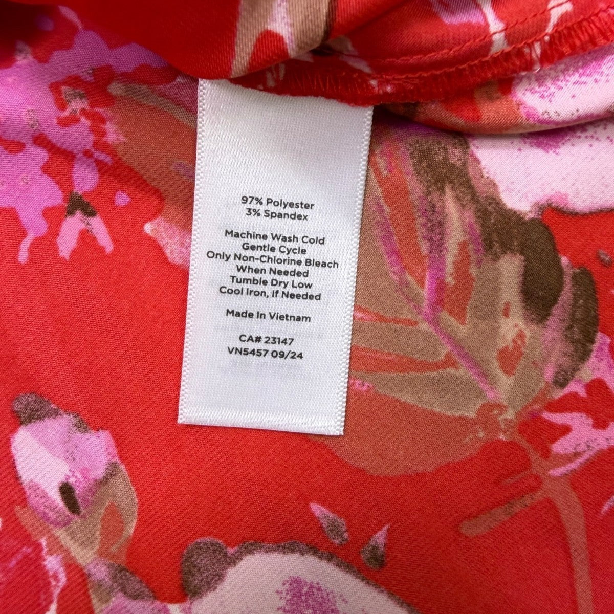 Talbots Women’s Red Floral Polyester Blend Long Sleeve V-Neck Blouse Sz M
