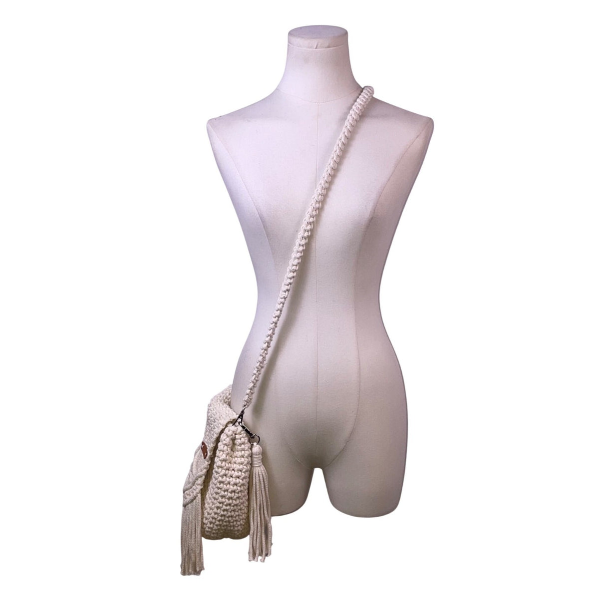 Lucky Hat Women’s White Macrame With Fringe Detail Crossbody Bag