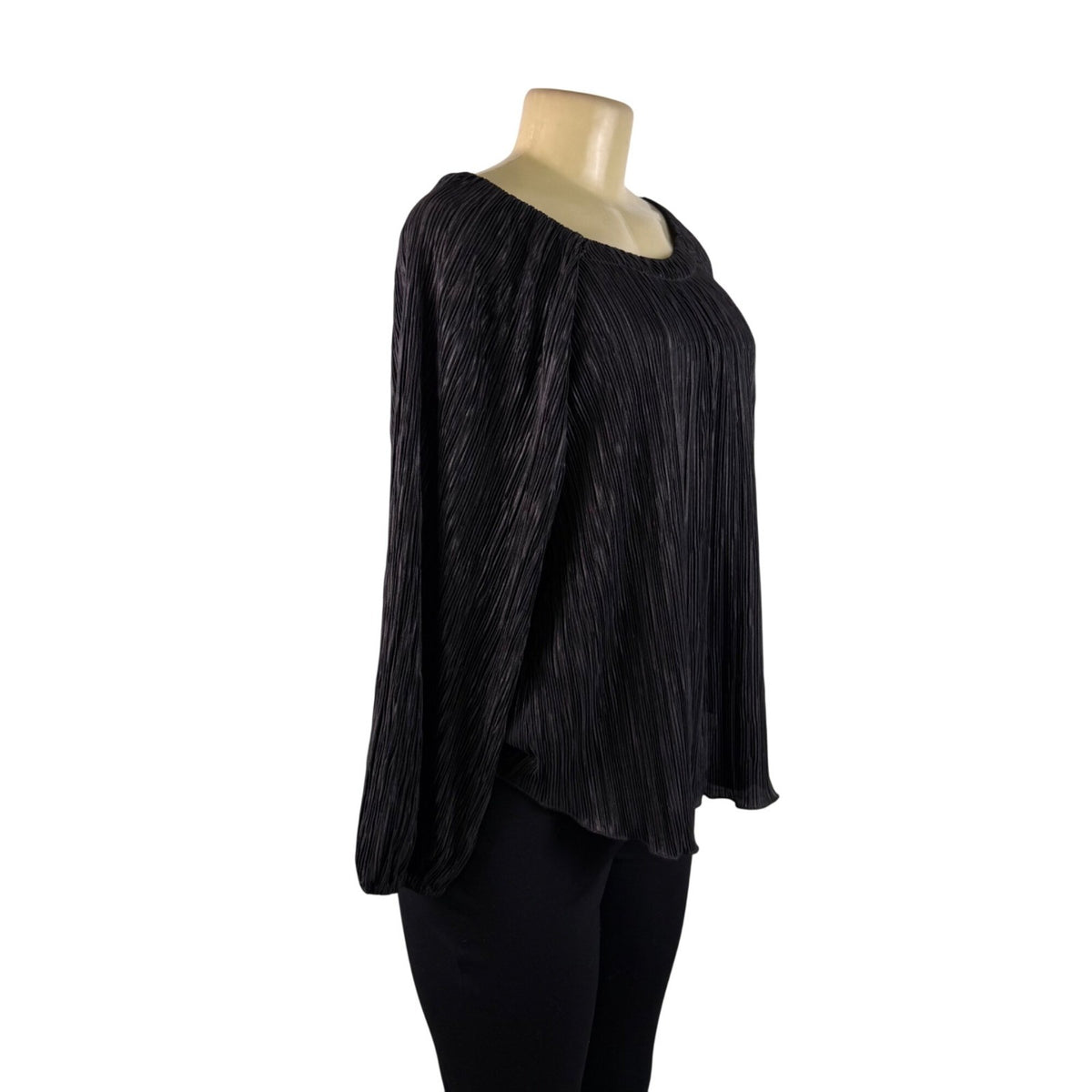 Chicos Womens Black Pleated Long Sleeve Blouse Relaxed Fi tSize 2 US L