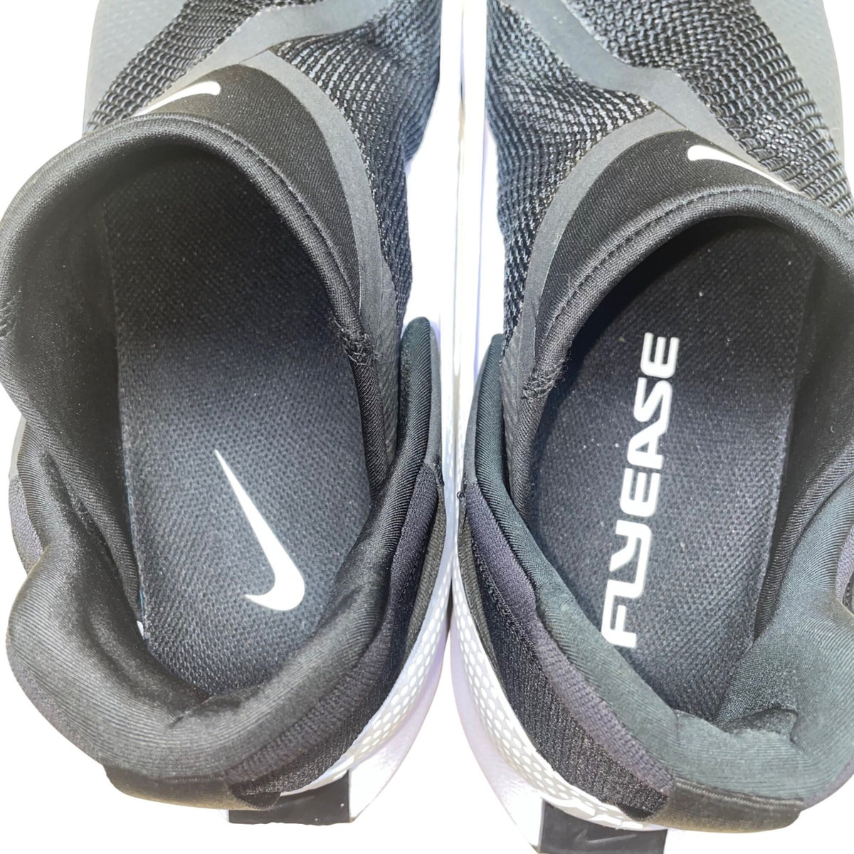 Nike Men’s Black Mesh White Mesh collapsible-heel FlyEase Sneakers Size 11.5