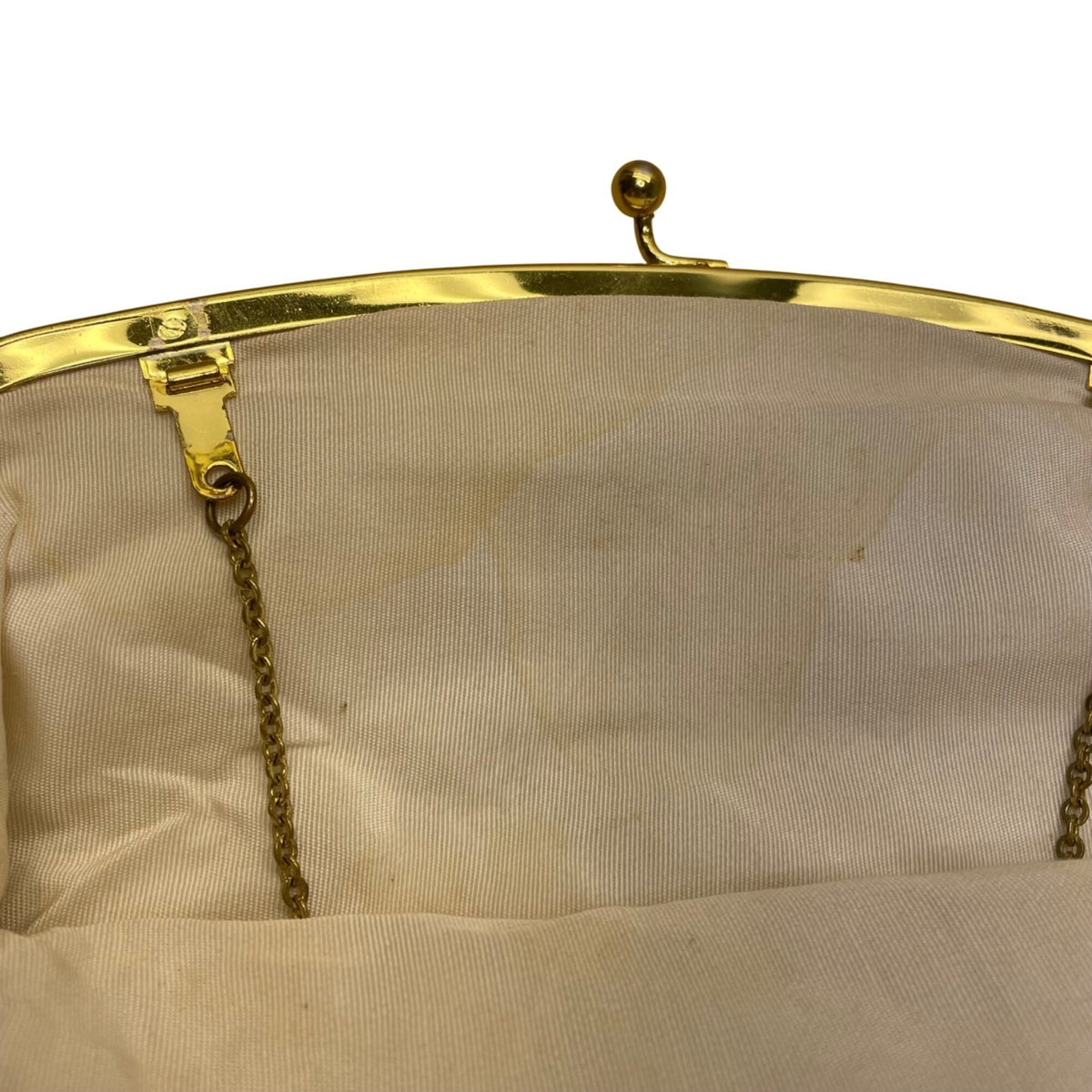 Vintage Women’s White Beaded Evening Clutch Gold Frame Chain Handle