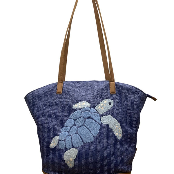 Vera Bradley Women’s Blue Woven Straw With Inner Pockets Sea Turtle Tote Bag
