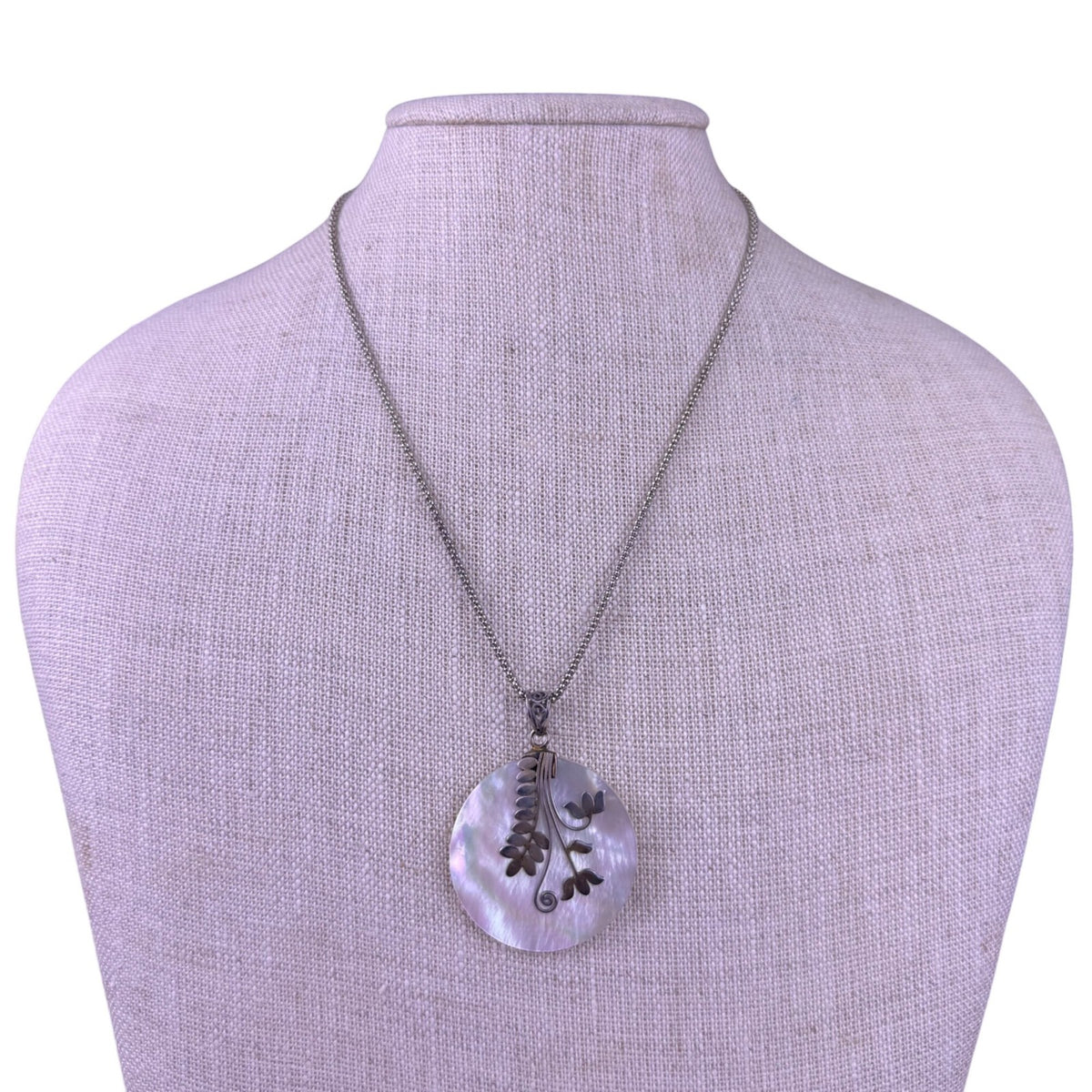 Vintage ATI Silver 925 Womens White Mother Of Pearl Floral Pendant Necklace