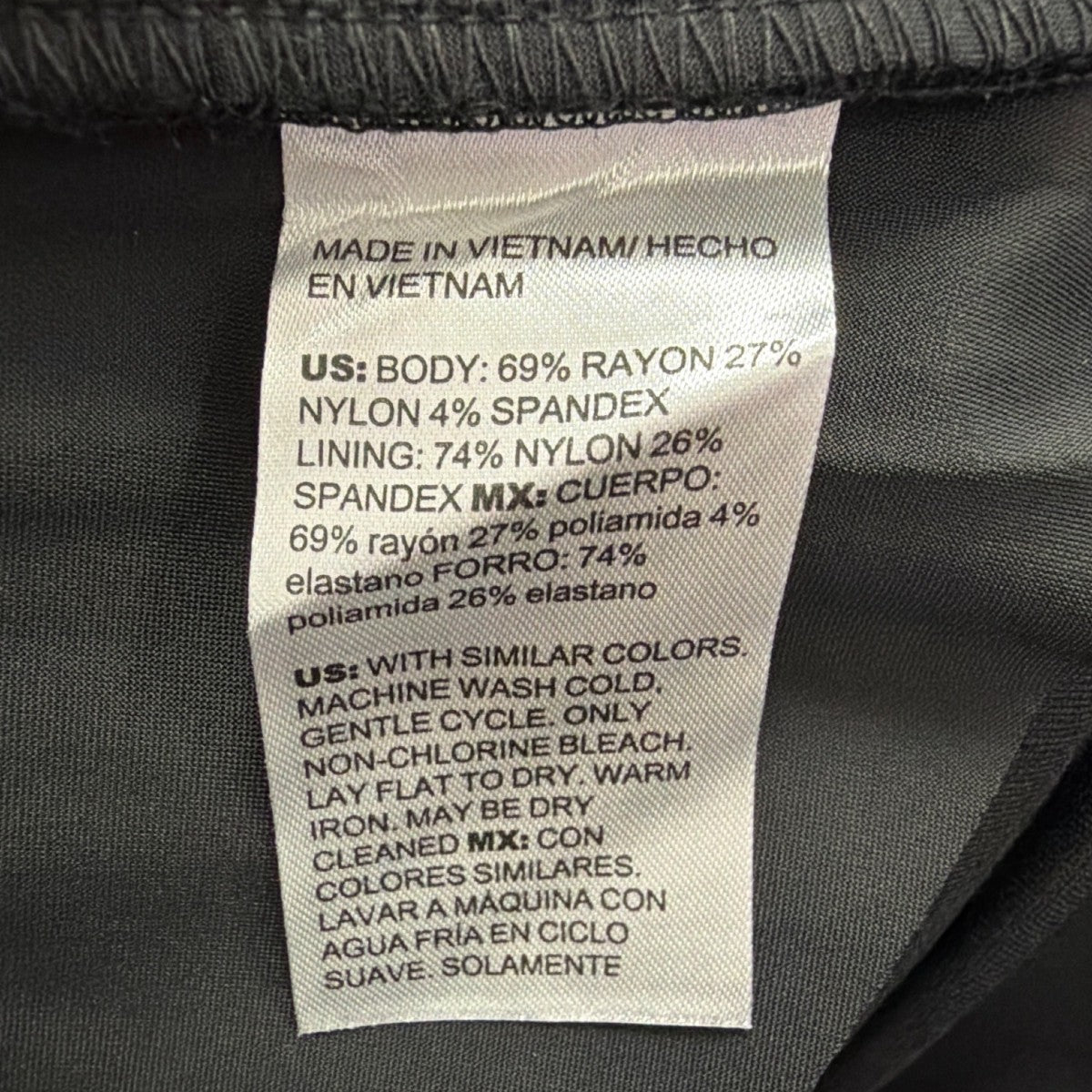 Chicos Womens Black Slim Fit Pants Zipper Pockets Size US 10