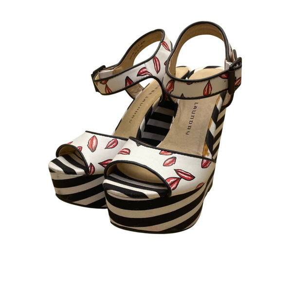 Chinese Laundry Women’s Black White Lips Print Striped Open Toe Wedge Heel Sz 7