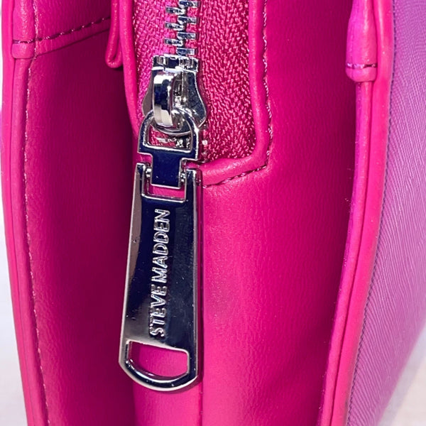 Steve Madden Women’s Fuchsia Faux Leather Chain Strap Compact Crossbody Bag