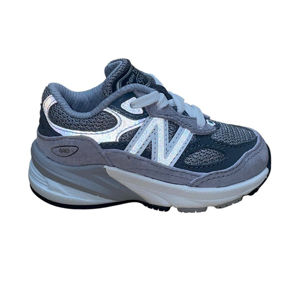 New Balance Kids Gray/White Mesh Suede 990 GL6 Athletic Running Shoes Size 4 US