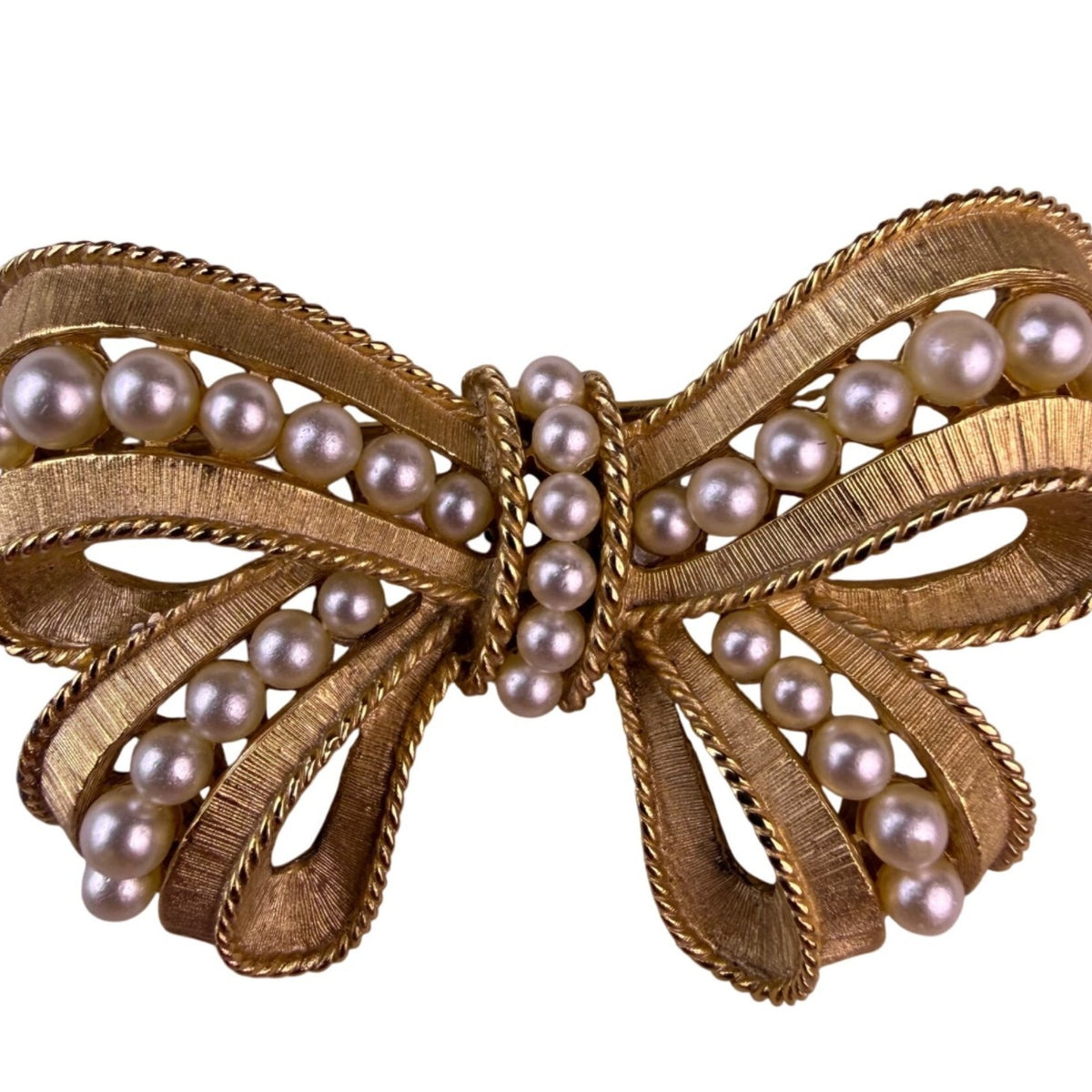 Vintage Trifari Womens Gold Tone Faux Pearl Ribbon Brooch Pin Bow Design