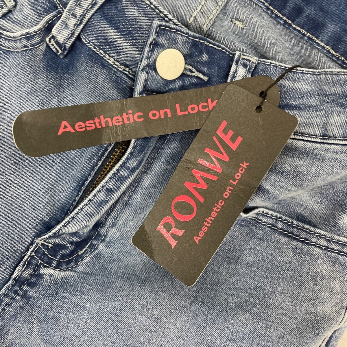 Romwe Womens Denim Shorts With Embroidered Back Pockets Sz S - New