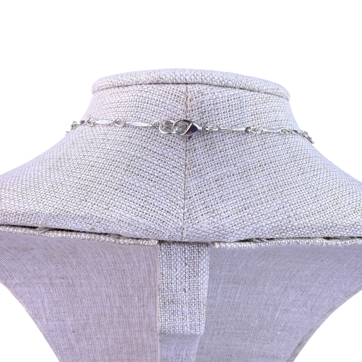 Crown Trifari Womens Silver Tone Filigree Teardrop Necklace Vintage Metal Chain