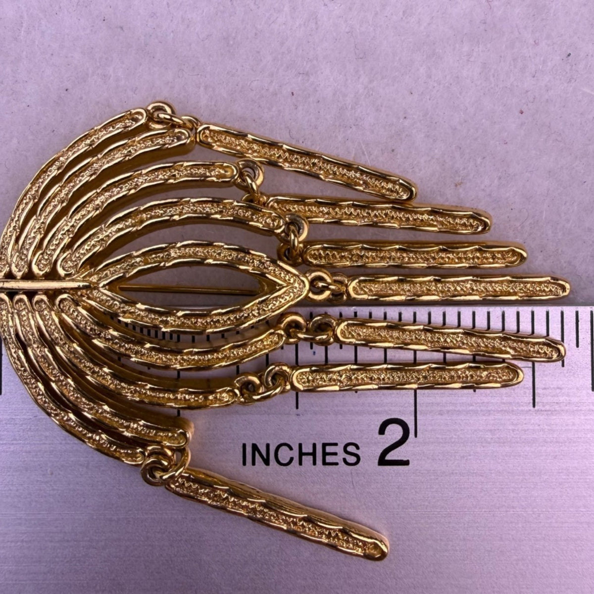 Sarah Coventry Gold Tone Waterfall Brooch Pin Retro Jewelry Vintage Style