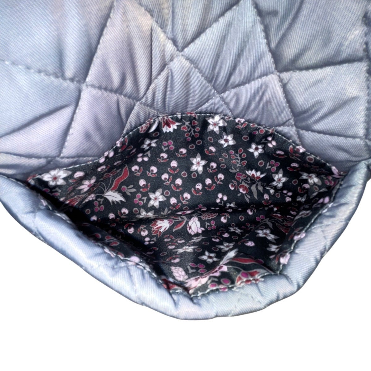 Vera Bradley Women’s Gray Quilted Durable Nylon Adjustable Strap Crossbody Bag