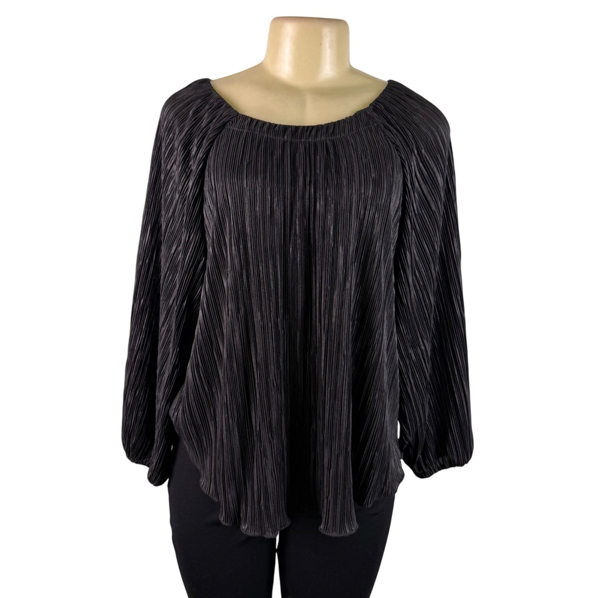 Chicos Womens Black Pleated Long Sleeve Blouse Relaxed Fi tSize 2 US L