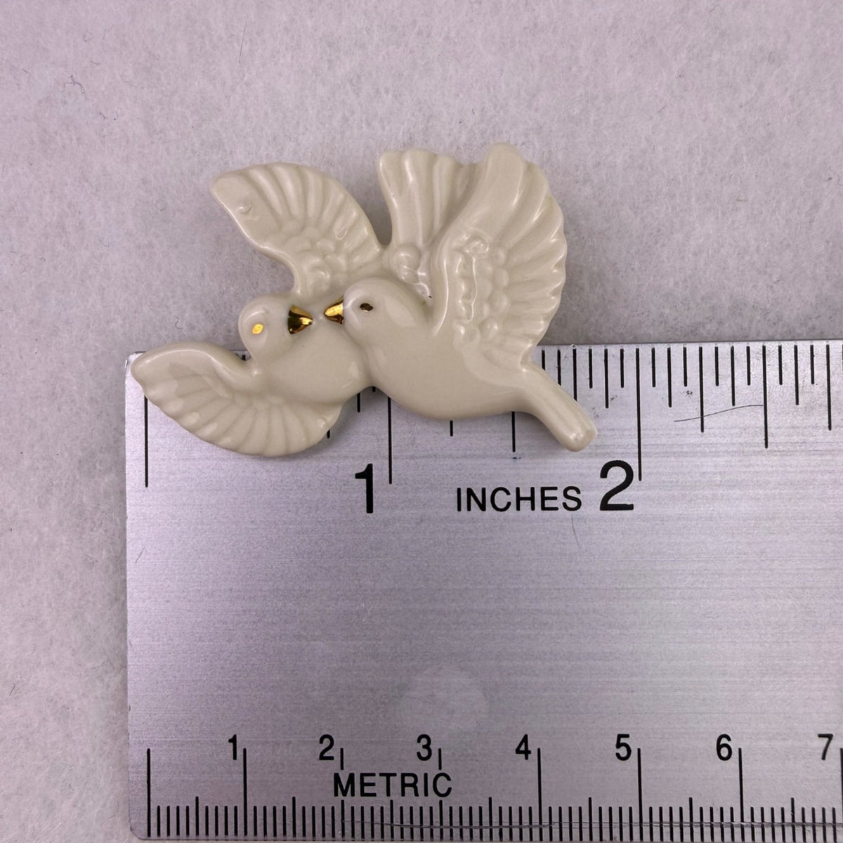 Lenox Womens White Porcelain Gold Tone Dove Brooch Pin