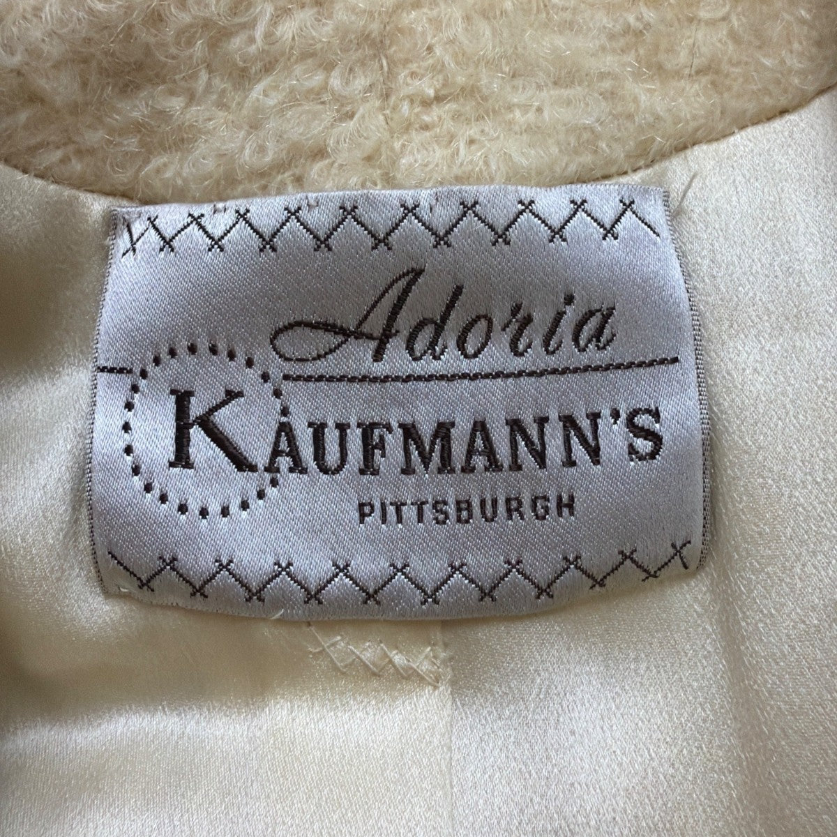 Adoria Kaufmanns Womens Beige Wool Coat Faux Fur Collar Button Closure Vintage