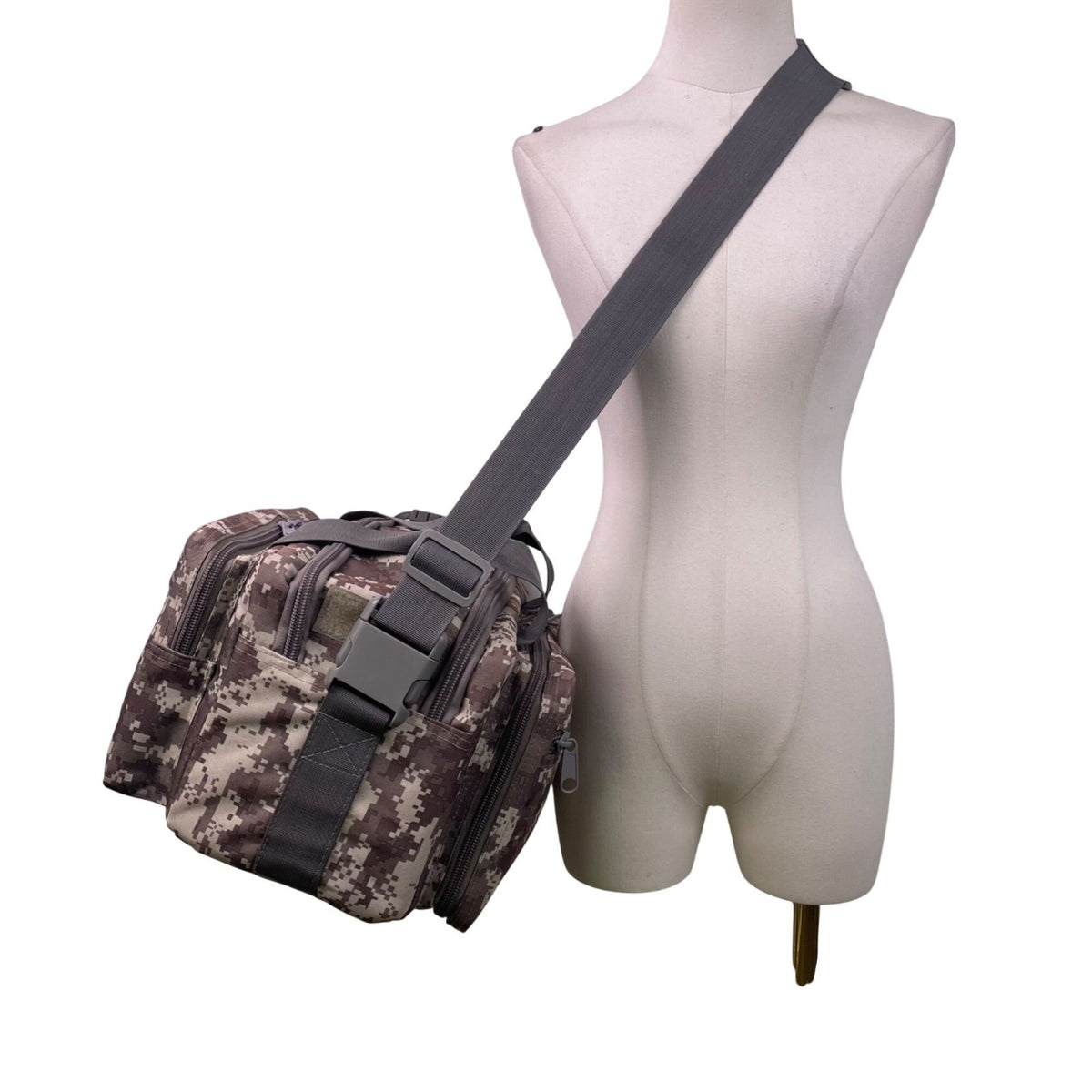 Safeguard Unisex Gray Camo Nylon Multipurpose Zipper Compartments Duffel Bag