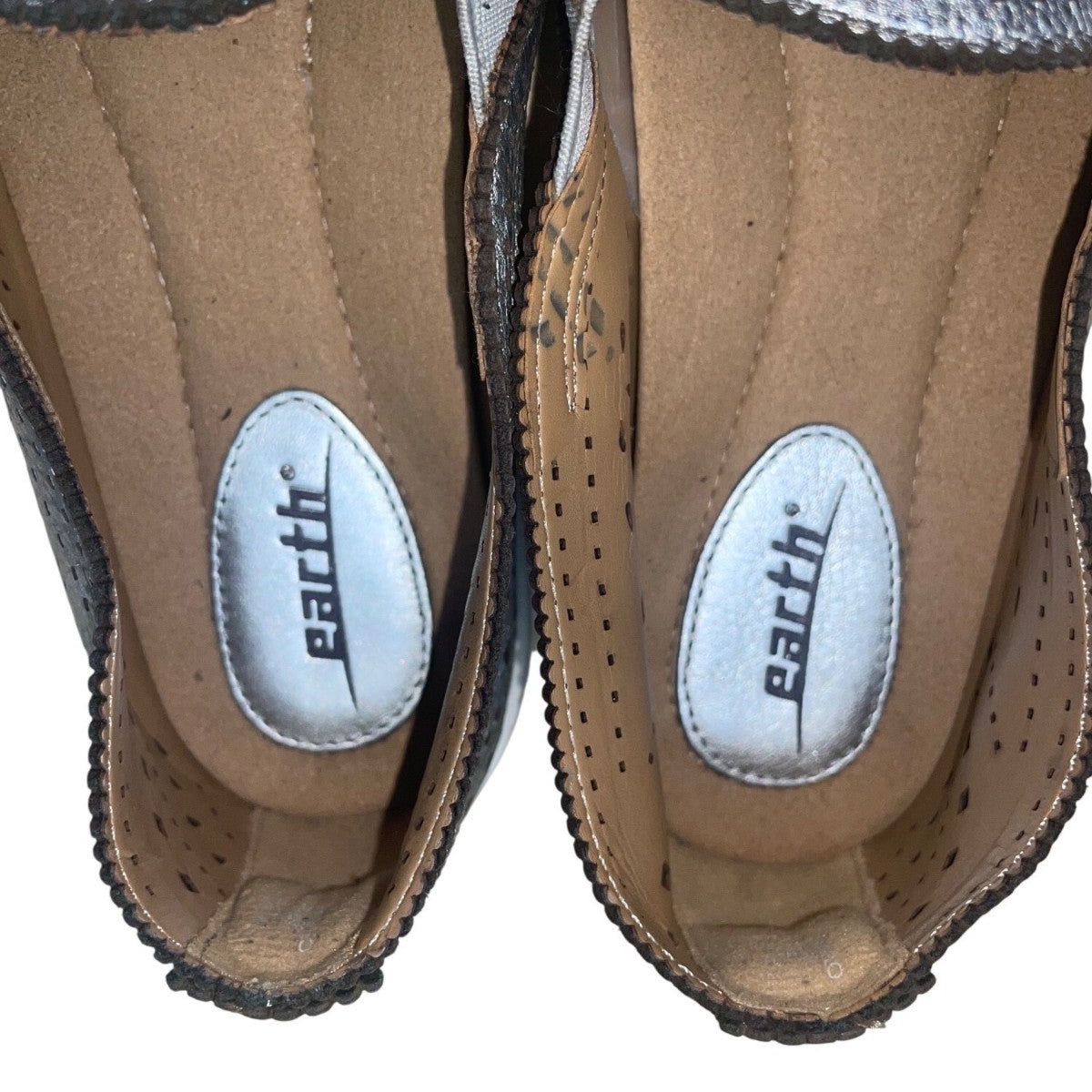Earth Women’s Silver Metallic Slip-On Perforated Leather Tangelo Shoes Size 10B