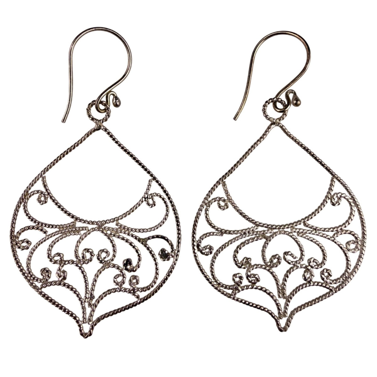 Silver Tone Filigree Women’s Dangle Drop Earrings Delicate Swirl Design Lightwei
