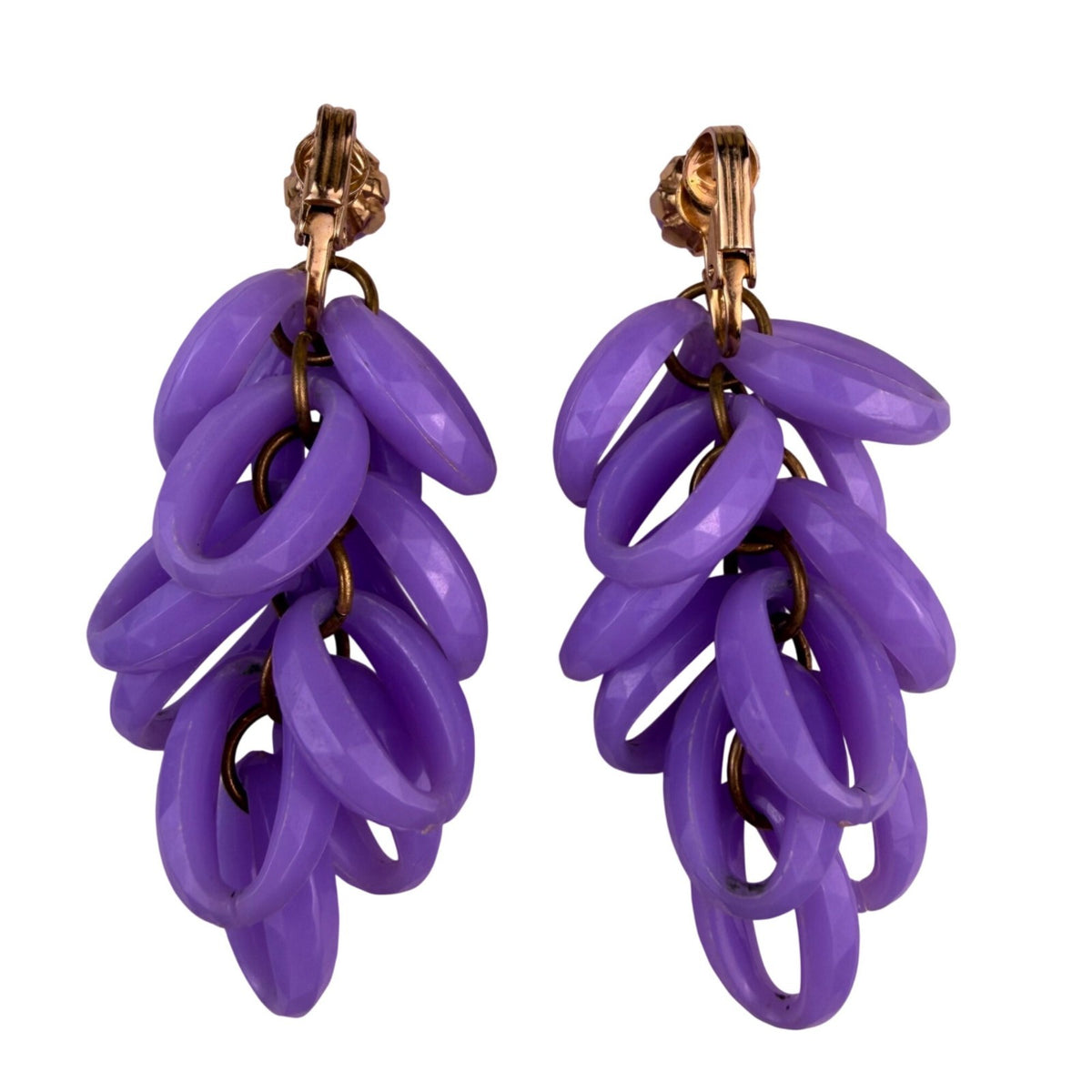 Vintage Unknown Womens Lavender Resin Dangling Clip-On Earrings