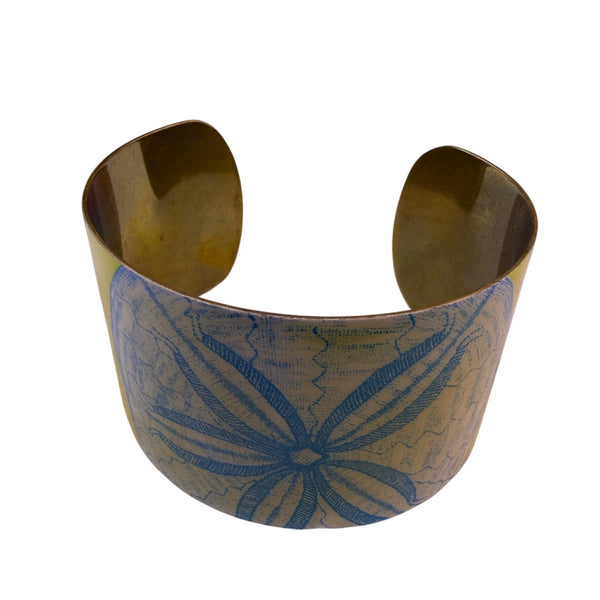 Twos Company Womens Brass Shell Print Cuff Bracelet Gold Tone Large Bangle