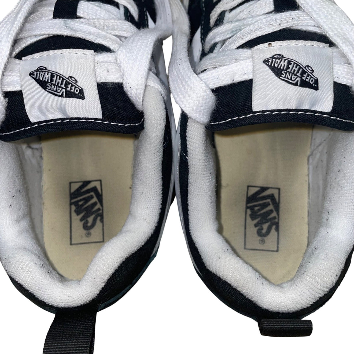 Vans Juniors Black & White Canvas Low Top Skate Sneakers Size 4.5