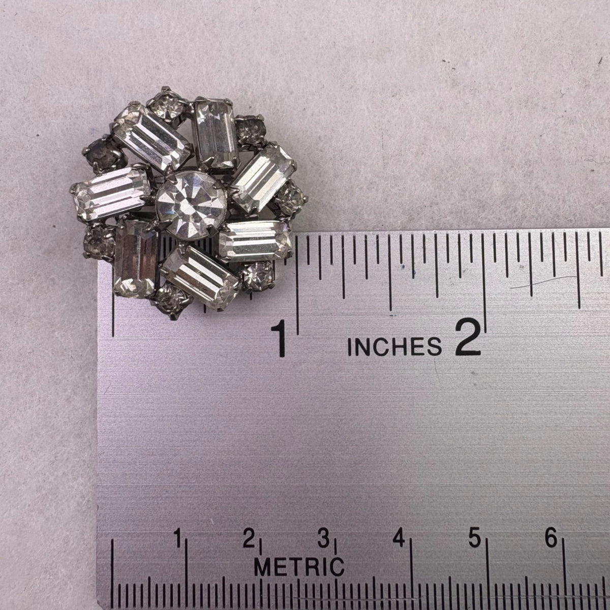 Warner Womens Silver Tone Rhinestone Clip-On Earrings Vintage Cluster Design