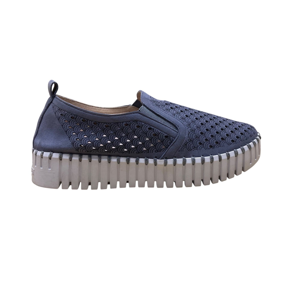 Ilse Jacobsen Women’s Blue Perforated Pattern Stitched Slip-On Shoes Size 39