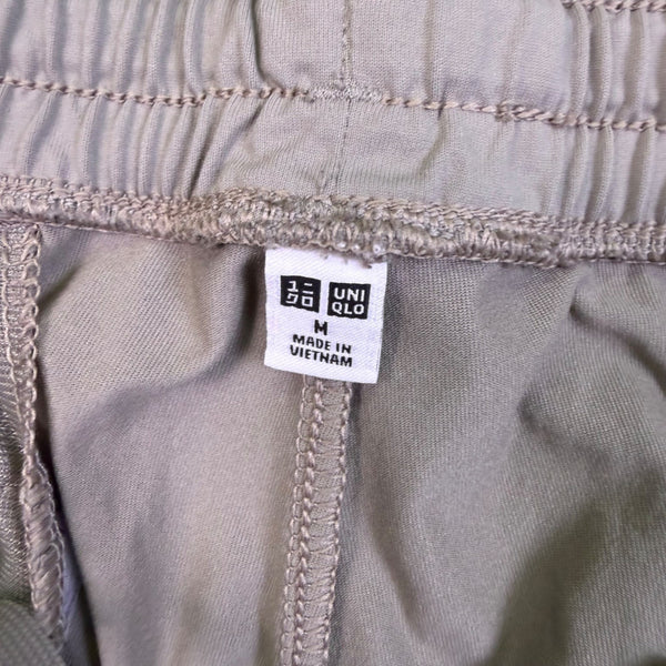 Uniqlo Mens Beige Elastic Waist Shorts Lightweight Casual Activewear Size M