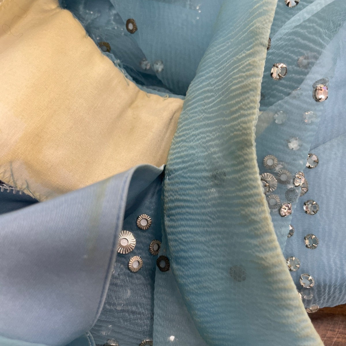 Vintage Womens Blue Embellished Sheer Long-Sleeve Gown With Beaded Overlay