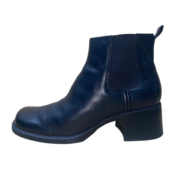 Clarks Women’s Black Leather Slip-On Comfort Chelsea Moma Ankle Boots Size 8M