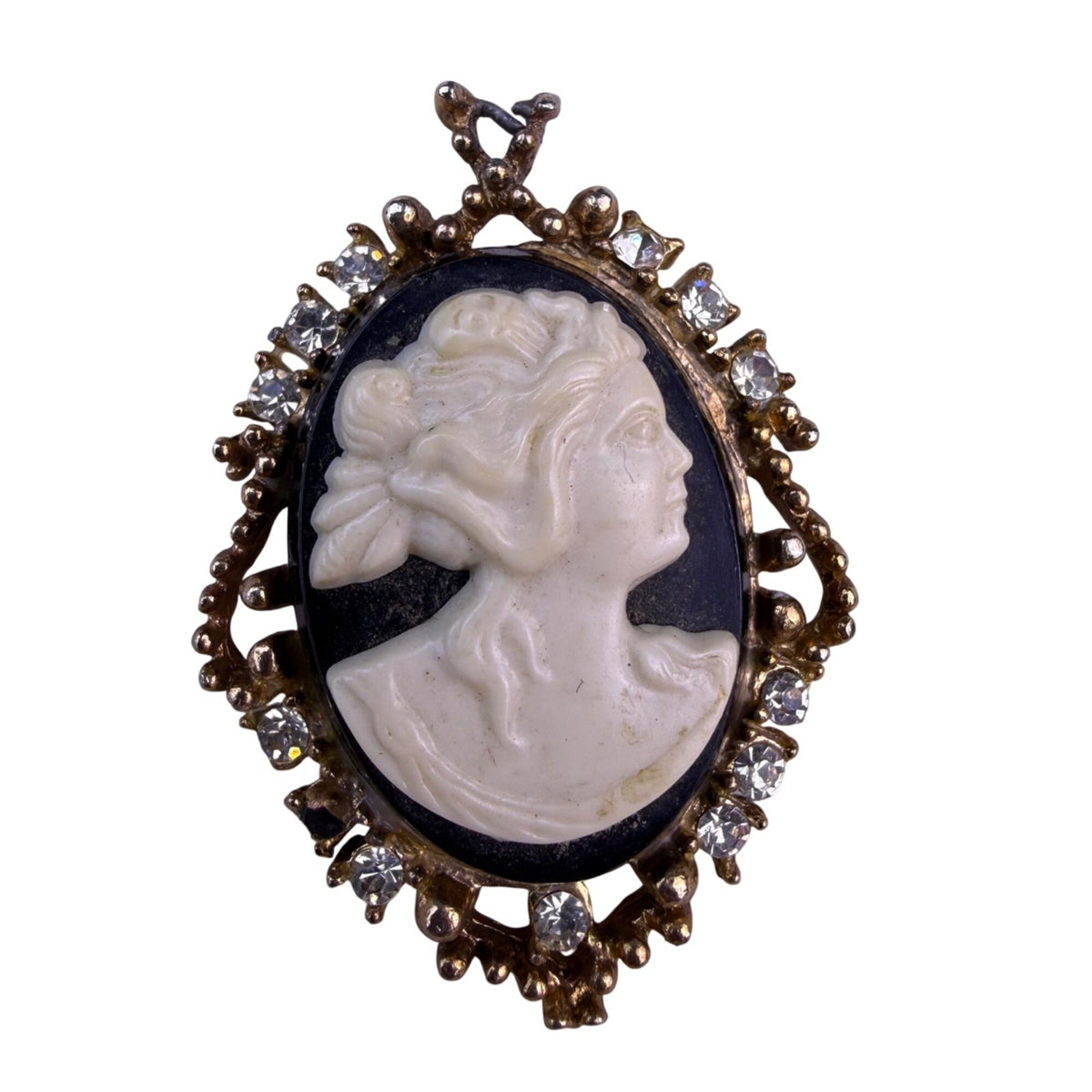 Victorian-Style Womens Gold Tone Cameo Brooch Black/White With Rhinestones